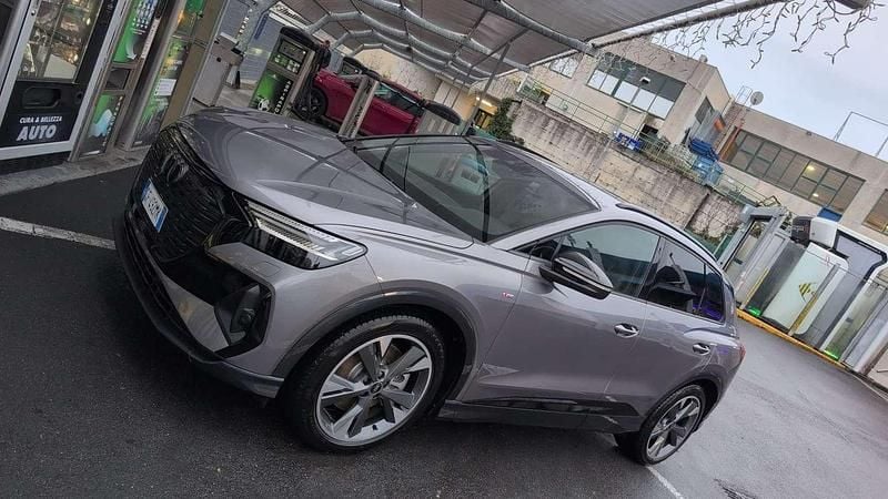Usata 2021 Audi Q4 e-tron S-Line SUV | 29.900 € (Buon prezzo) - Immagine 1/3