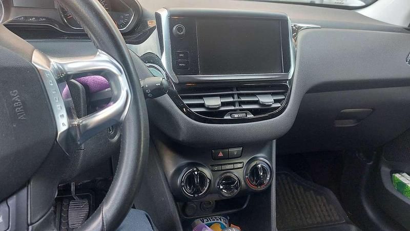 Usata Peugeot 208 Active 95 CV (69 kW) 2013 Utilitaria