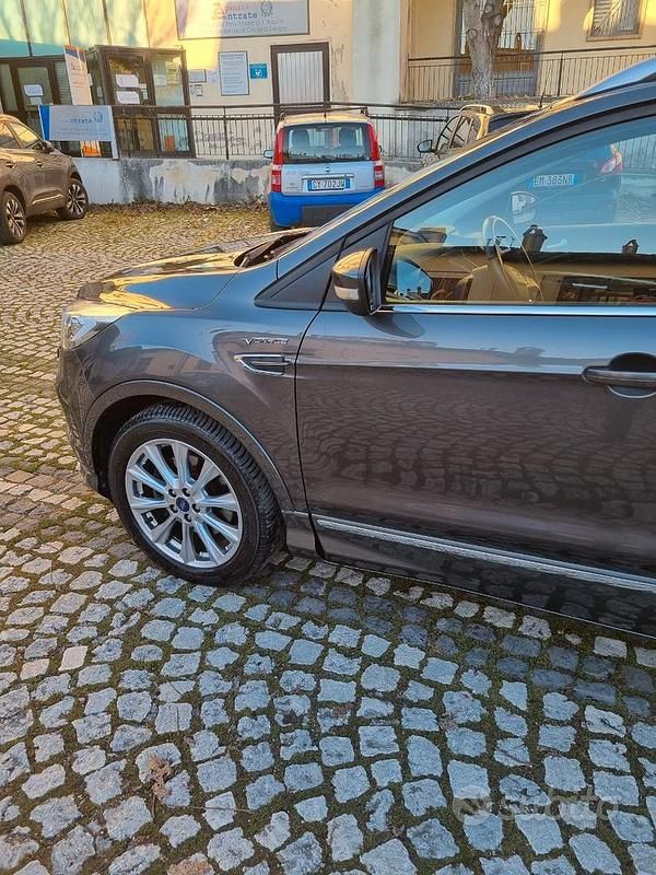 Usata Ford Kuga 150 CV (110 kW) 2018 Grigio SUV