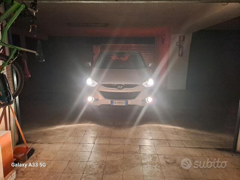 Grigio Usata 2011 Hyundai ix35 SUV | 8900 € (Buon prezzo) - Immagine 1/4