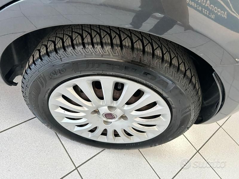 Usata Fiat Punto Evo 65 CV (47 kW) 2010 Grigio Utilitaria