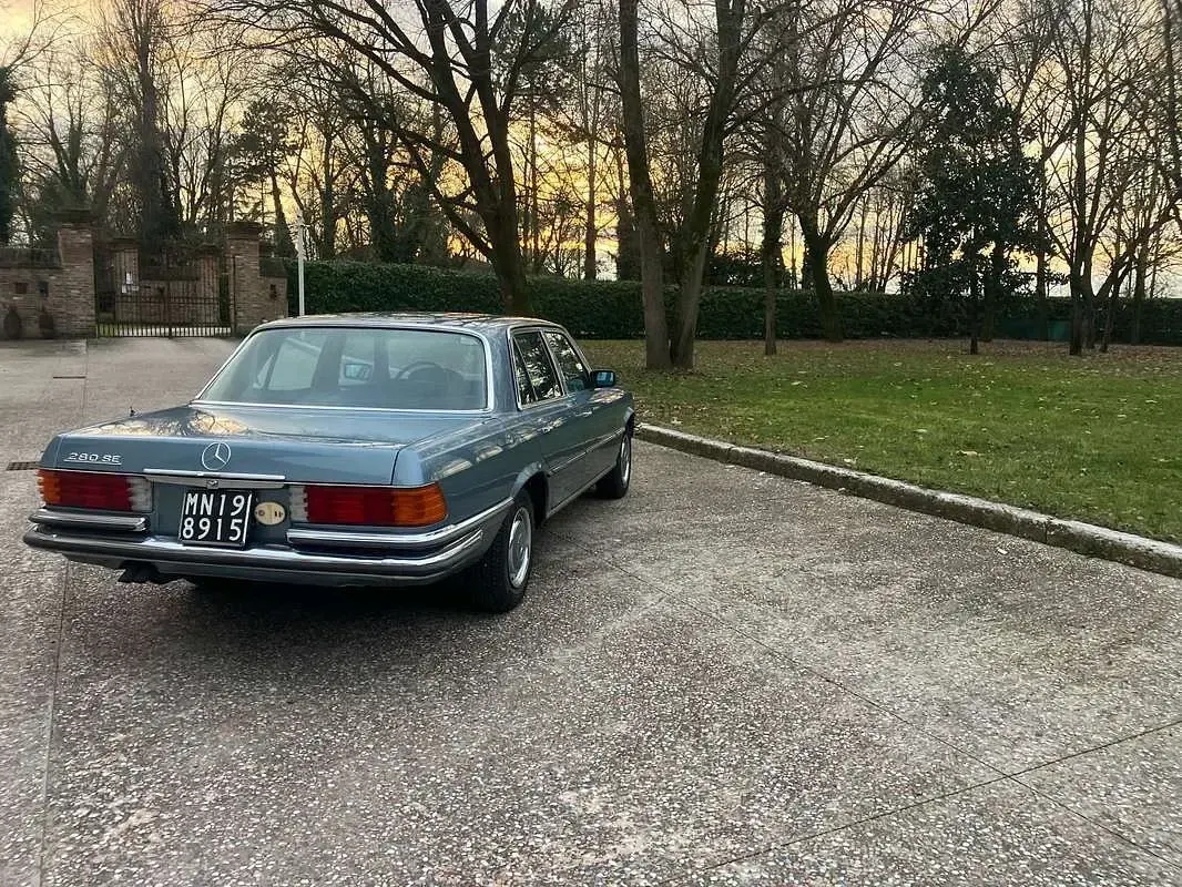 Usata Mercedes S280 179 CV (131 kW) 1973 Blu/azzurro Berlina