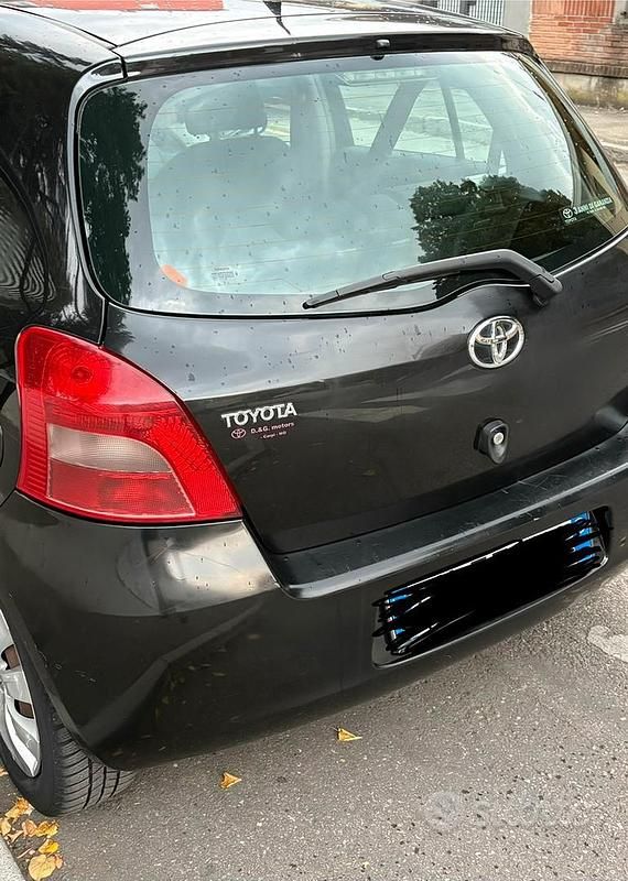 Usata Toyota Yaris 87 CV (63 kW) 2008 Nero Utilitaria