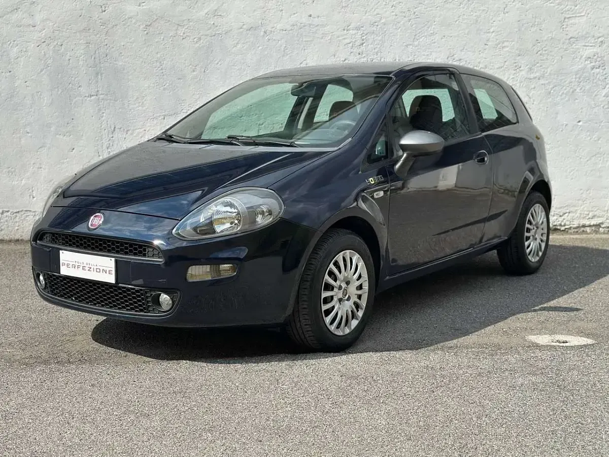 Usata Fiat Punto 77 CV (56 kW) 2015 Blu/azzurro Utilitaria