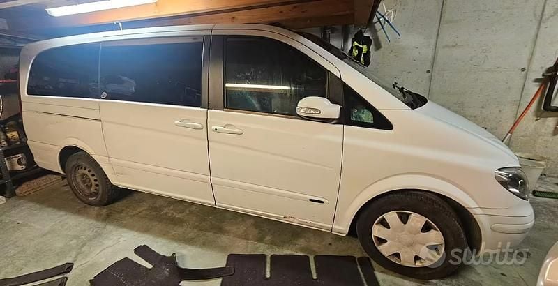 Usata Mercedes Viano 2006 Bianco Monovolume