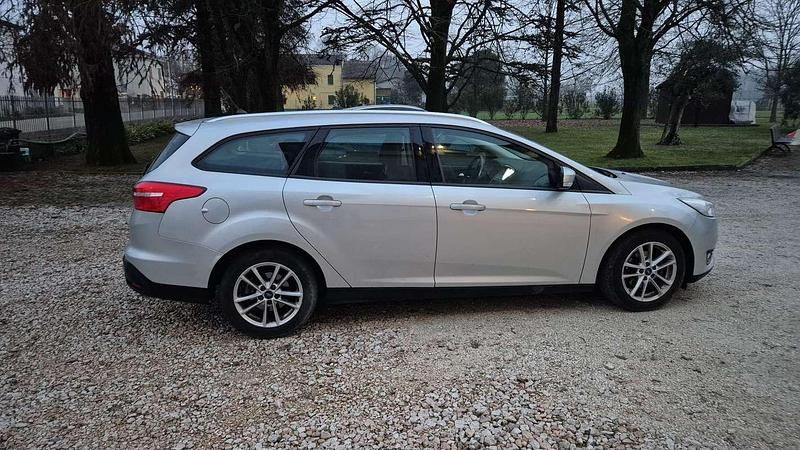 Usata Ford Focus ST-Line 120 CV (88 kW) 2017 Grigio Station wagon