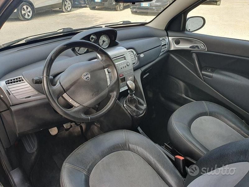 Usata Lancia Ypsilon 95 CV (69 kW) 2008 Nero Utilitaria