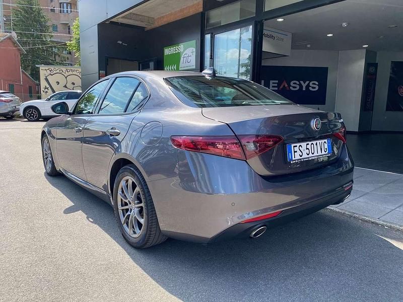 Usata Alfa Romeo Giulia Executive 190 CV (139 kW) 2018 Grigio scuro Berlina