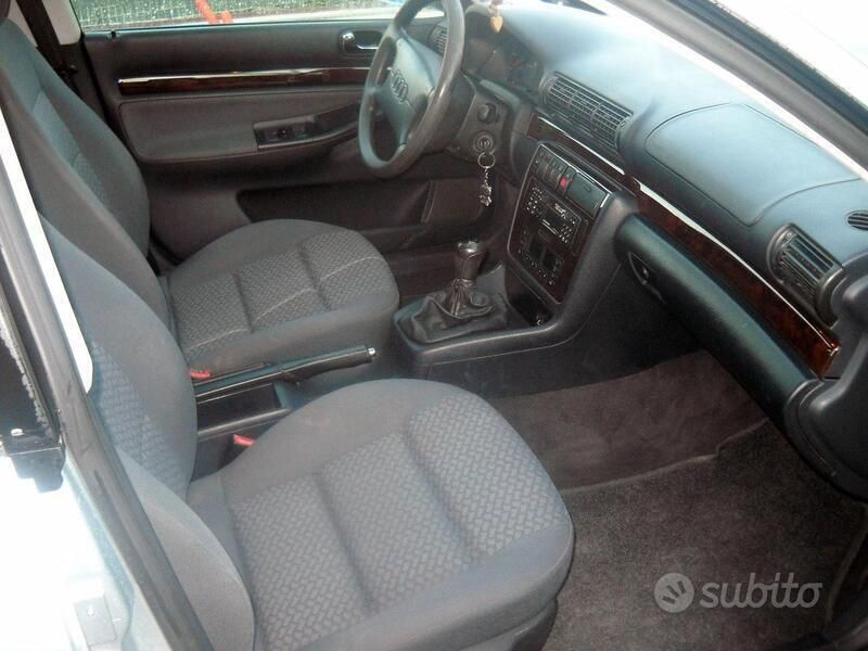 Usata Audi A4 110 CV (80 kW) 1997 Grigio Station wagon