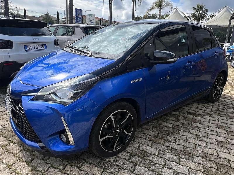 Usata Toyota Yaris Hybrid Edition 73 CV (53 kW) 2018 Blu/azzurro Berlina