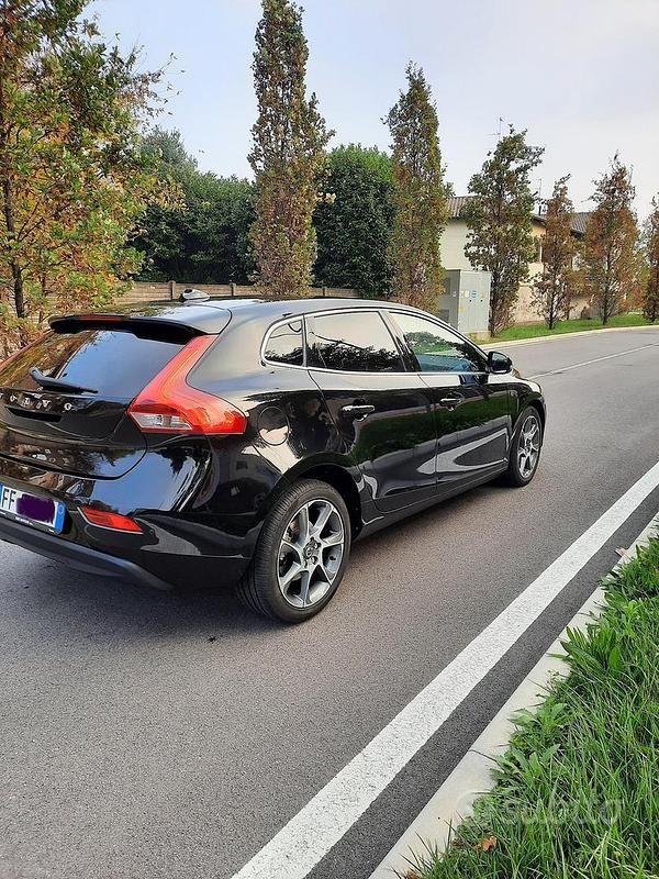 Usata Volvo V40 2016 Nero Berlina