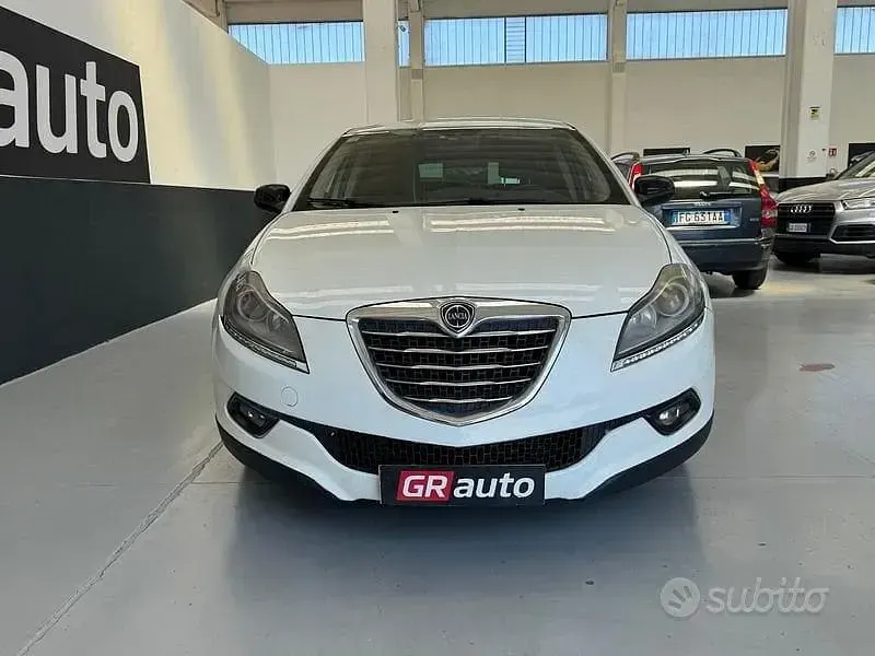 Usata Lancia Delta Gold 120 CV (88 kW) 2013 Bianco Utilitaria