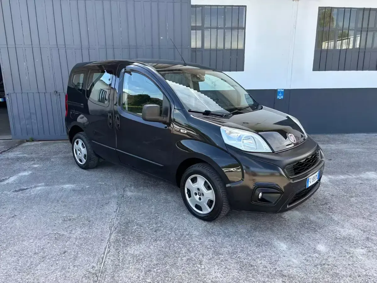 Usata Fiat Qubo Trekking 80 CV (58 kW) 2016 Nero Monovolume