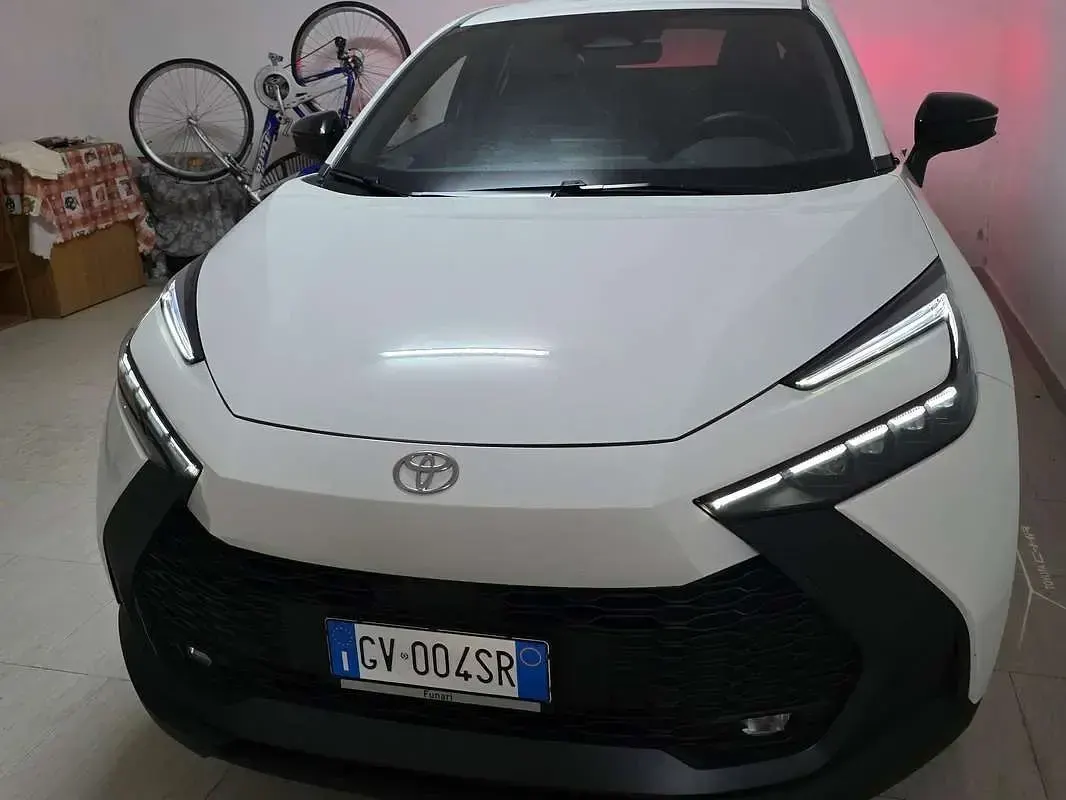 Usata Toyota C-HR Trend 98 CV (72 kW) 2024 Bianco SUV