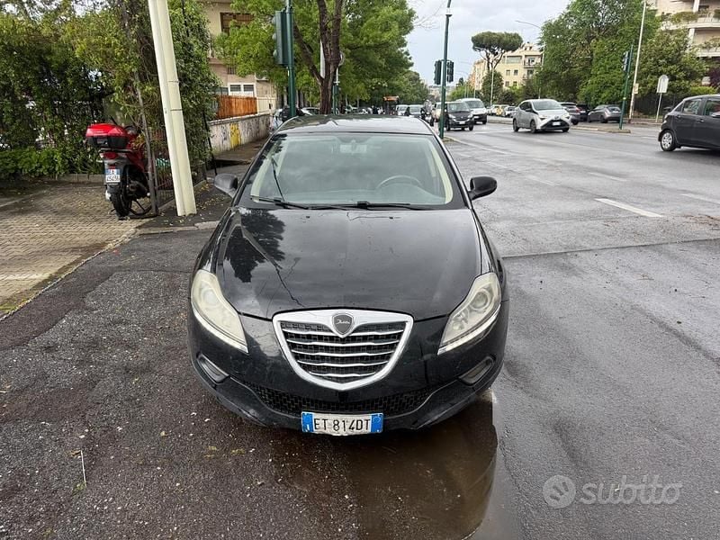 Usata Lancia Delta Gold 105 CV (77 kW) 2013 Nero Utilitaria