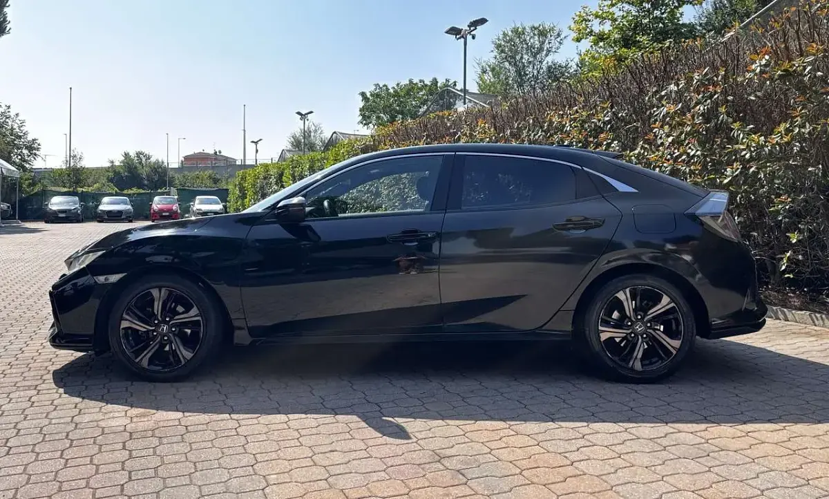 Usata Honda Civic Elegance 126 CV (92 kW) 2019 Nero Berlina