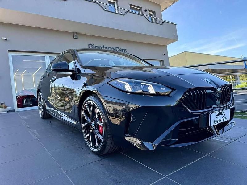 Nero Usata 2025 BMW 118 M Sport Due volumi | 39.999 € (Molto cara) - Immagine 1/4