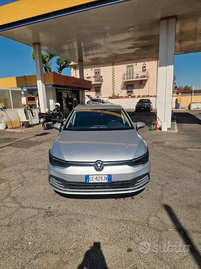Usata VW Golf VIII R-line 150 CV (110 kW) 2023 Grigio Berlina