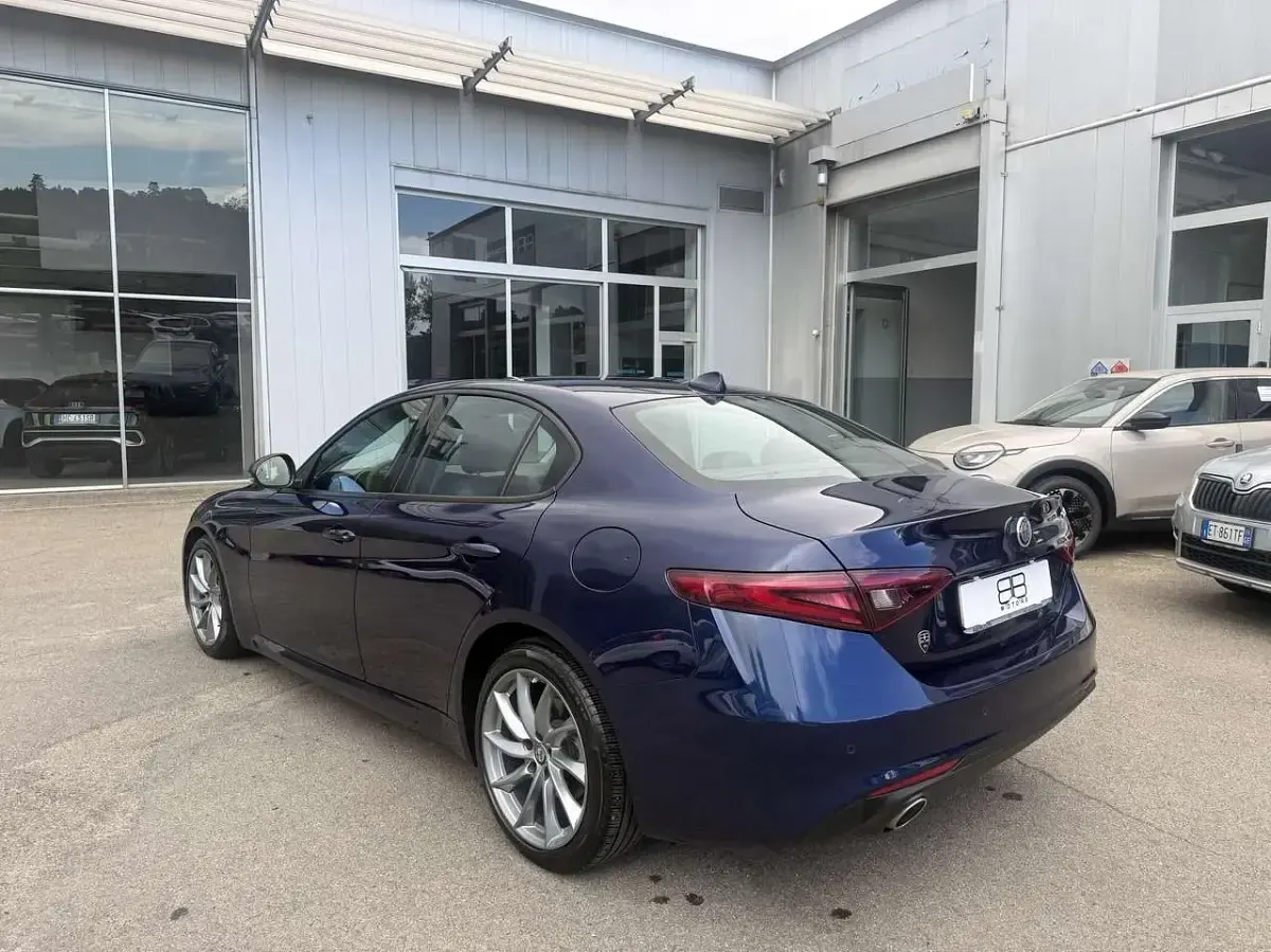 Używany Alfa Romeo Giulia Super 160 KM (117 kW) 2020 Niebieski Sedan/Limuzyna