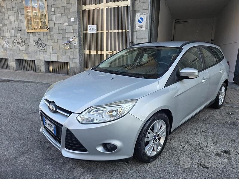 Begagnad Ford Focus 125 HK (91 kW) 2012 Grå Kombi