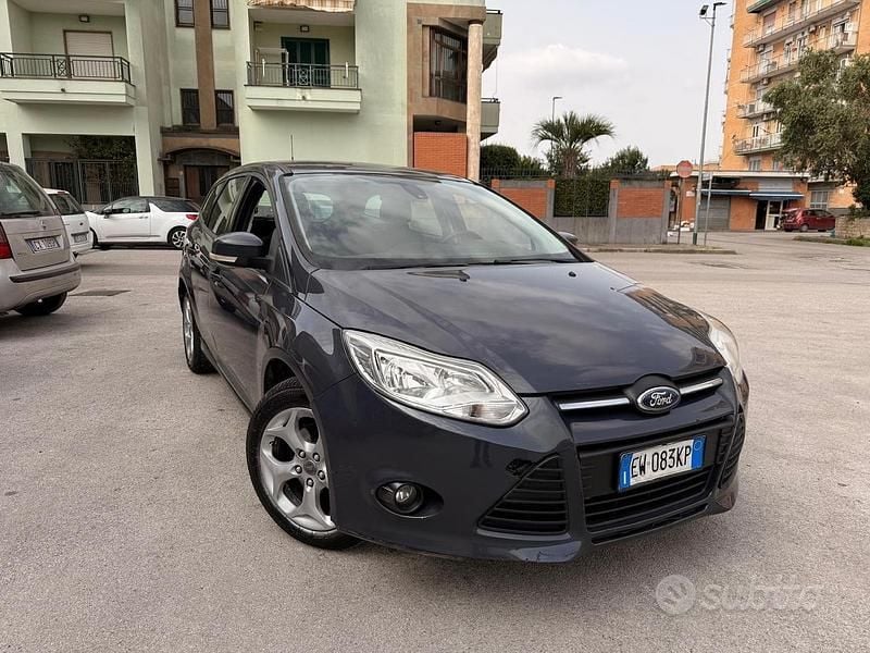 Usata Ford Focus Titanium 115 CV (84 kW) 2014 Grigio Station wagon