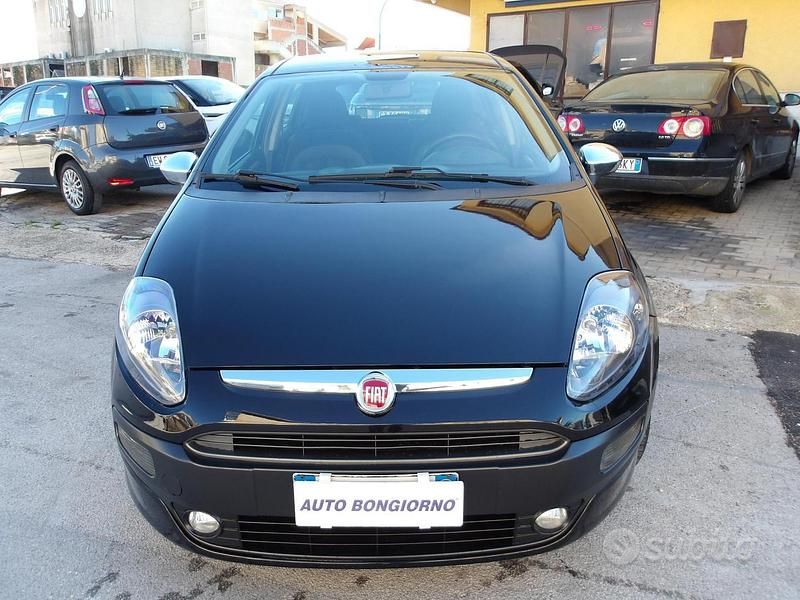 Usata Fiat Punto Evo Dynamic 95 CV (69 kW) 2011 Nero Utilitaria