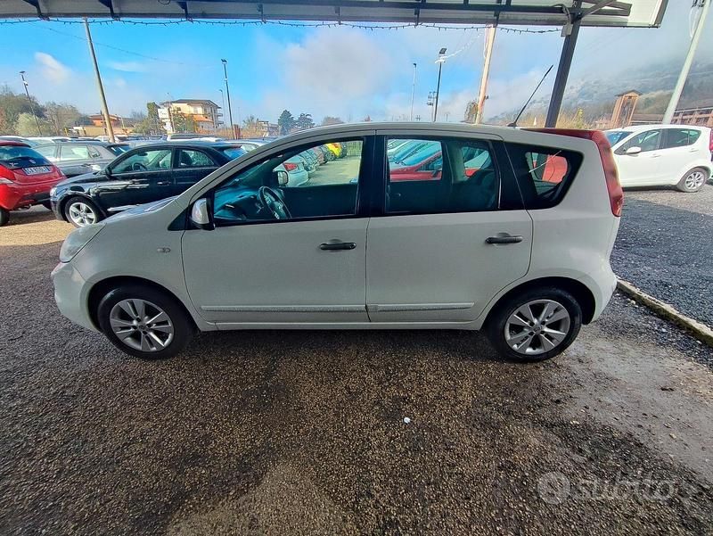 Usata Nissan Note Tekna 90 CV (66 kW) 2011 Bianco Utilitaria