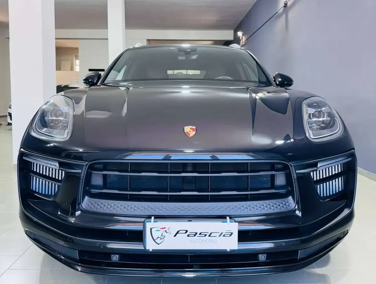 Usata Porsche Macan 381 CV (280 kW) 2022 Nero jet met. SUV