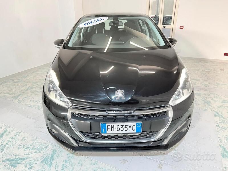 Usata Peugeot 208 Allure 74 CV (54 kW) 2017 Nero Utilitaria
