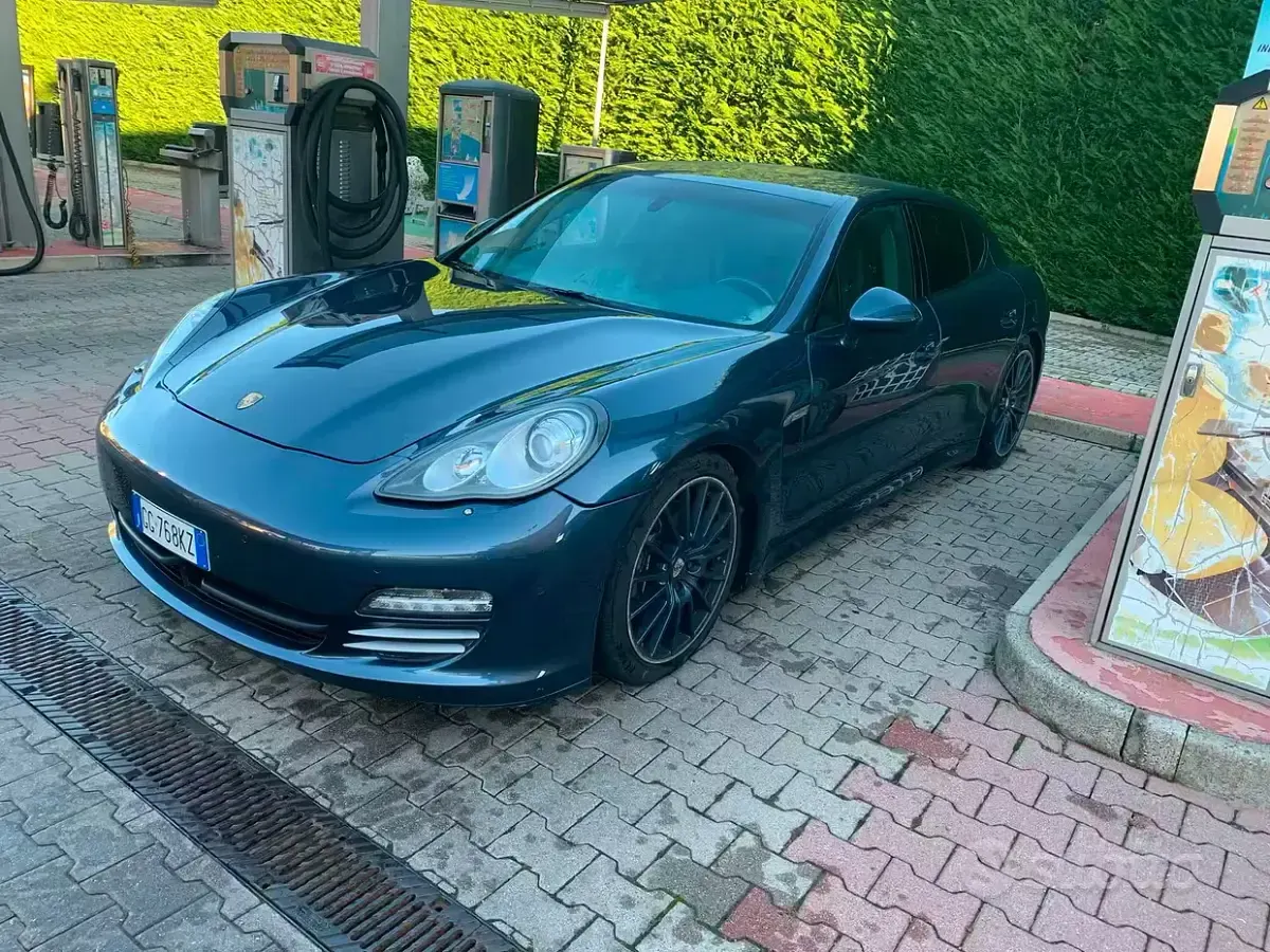 Usata Porsche Panamera 4 300 CV (220 kW) 2010 Bluazzurro Utilitaria
