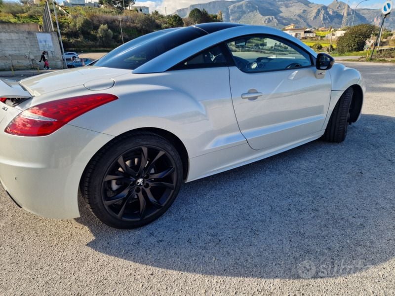 Bianco Usata 2010 Peugeot RCZ Coupé | 9800 € (Buon prezzo) - Immagine 1/4