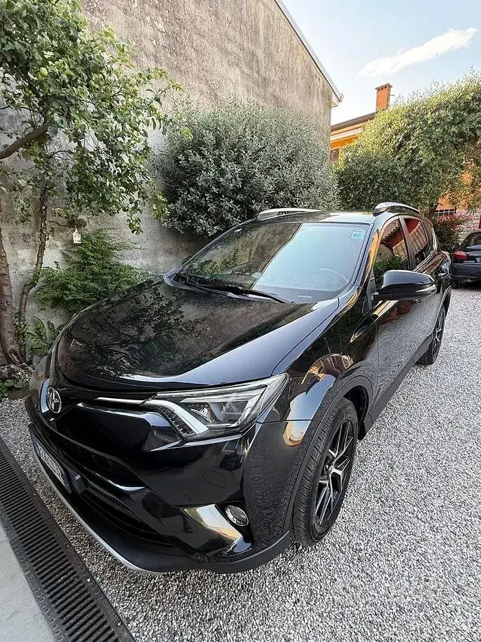 Usata Toyota RAV4 Style 143 CV (105 kW) 2016 Nero SUV