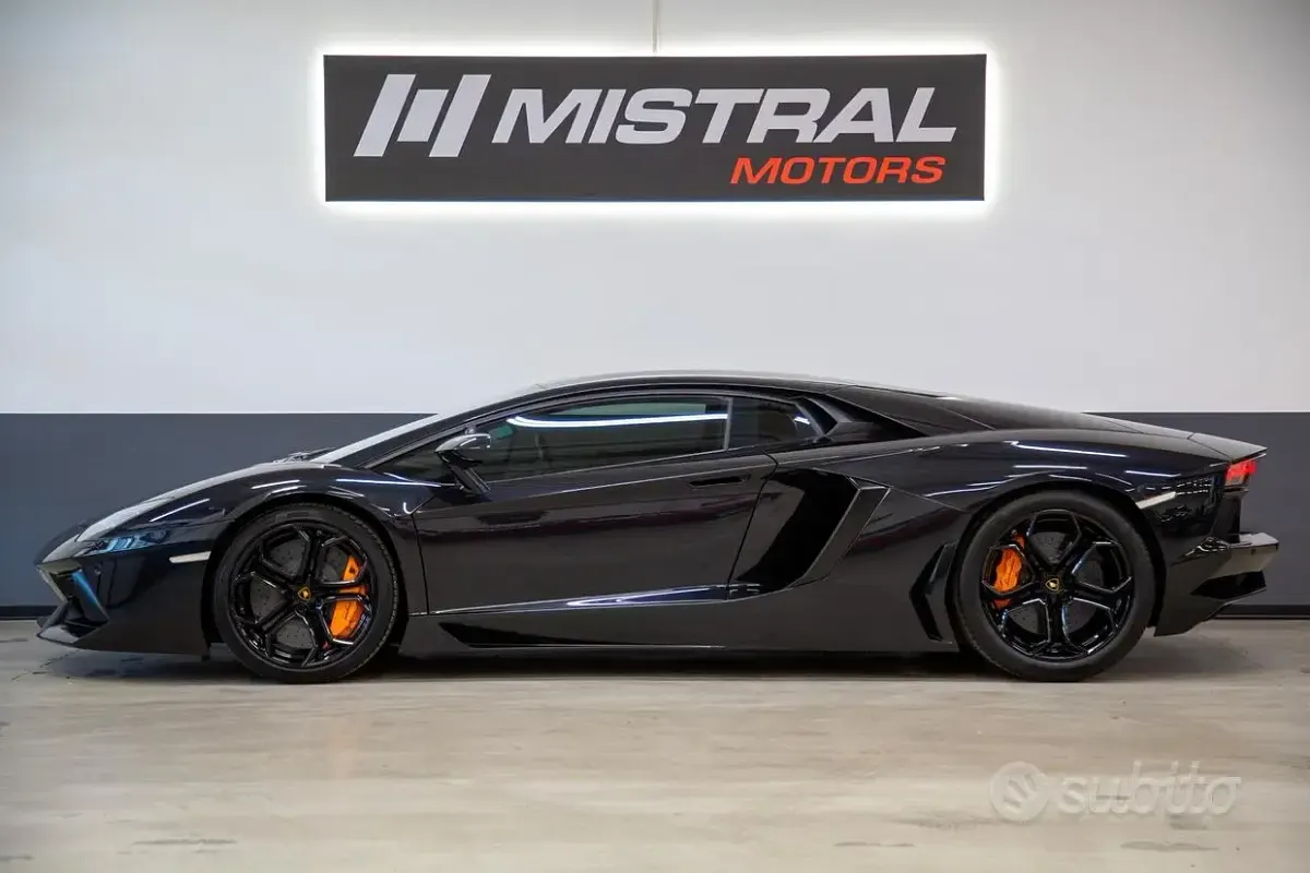 Usata Lamborghini Aventador 700 CV (514 kW) 2012 Nero Coupé