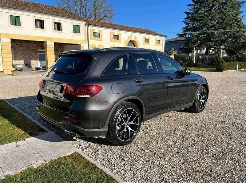 Usata Mercedes GLC300 Premium 245 CV (180 kW) 2019 Grigio SUV