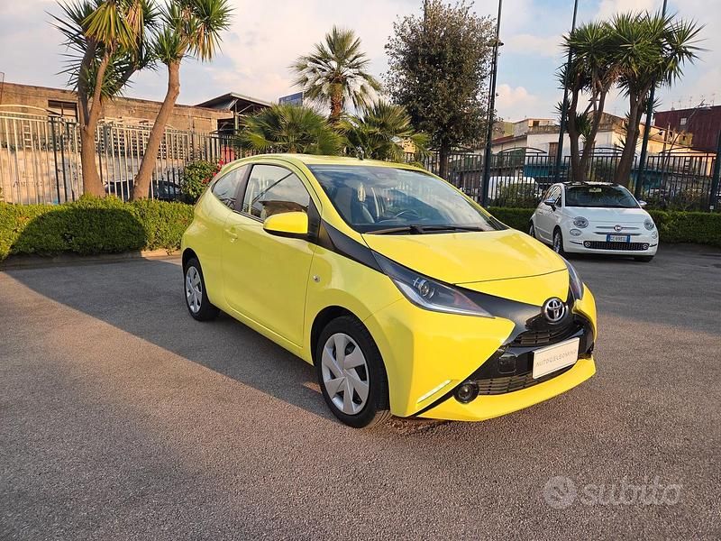 Usata Toyota Aygo Cool 69 CV (50 kW) 2017 Giallo Utilitaria