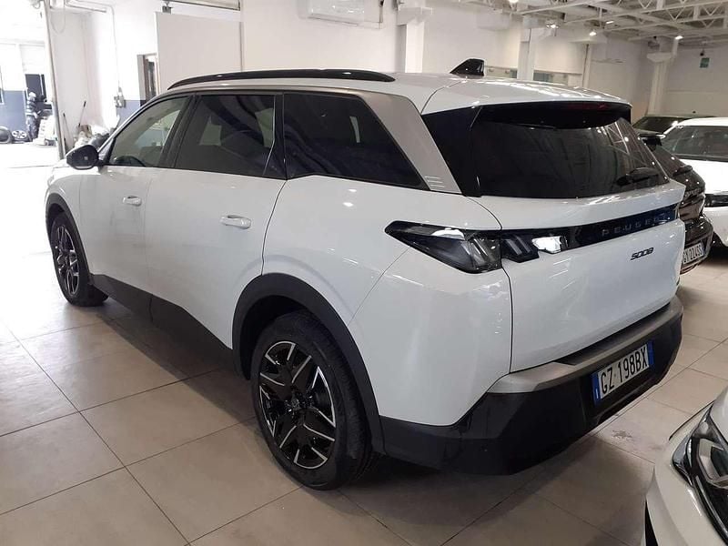 Usata Peugeot 5008 Allure 145 CV (106 kW) 2025 Bianco okenite SUV