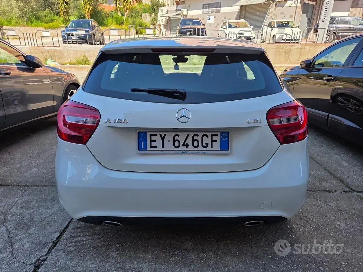 Usata Mercedes A180 109 CV (80 kW) 2015 Bianco Berlina