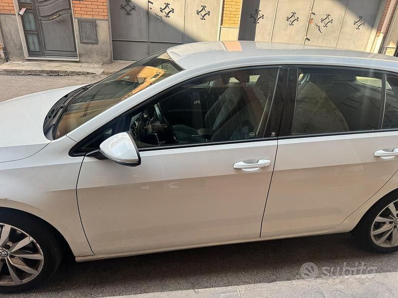 Usata VW Golf VII 110 CV (80 kW) 2015 Bianco Berlina
