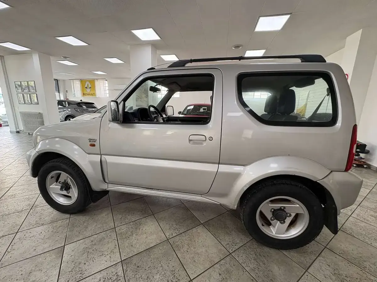 Usata Suzuki Jimny 80 CV (58 kW) 2002 Argento SUV