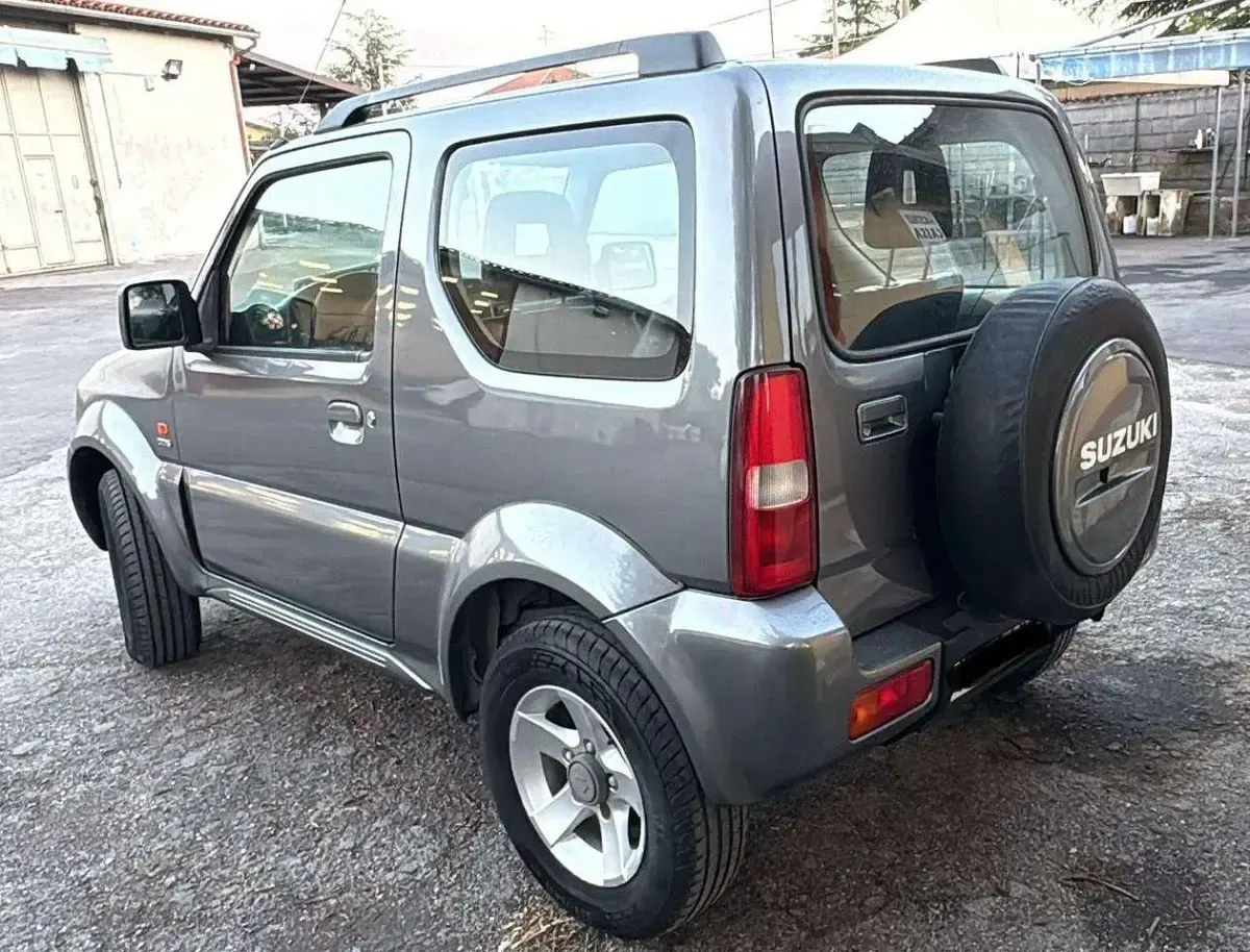 Second-hand Suzuki Jimny 86 CP (63 kW) 2006 Gri SUV