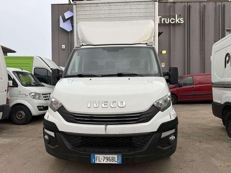 Usata Iveco 35.12 204 CV (150 kW) 2017 Bianco Furgone