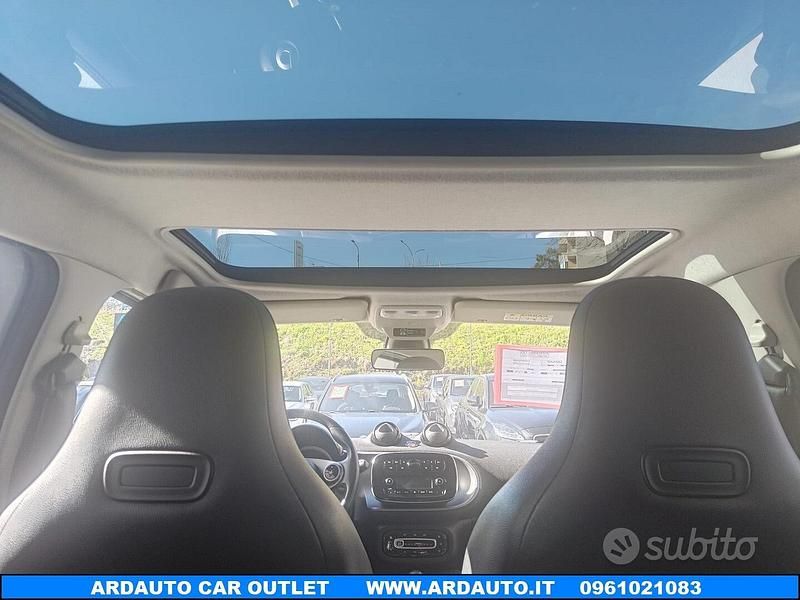 Usata Smart ForFour Passion 71 CV (52 kW) 2016 Bianco Utilitaria