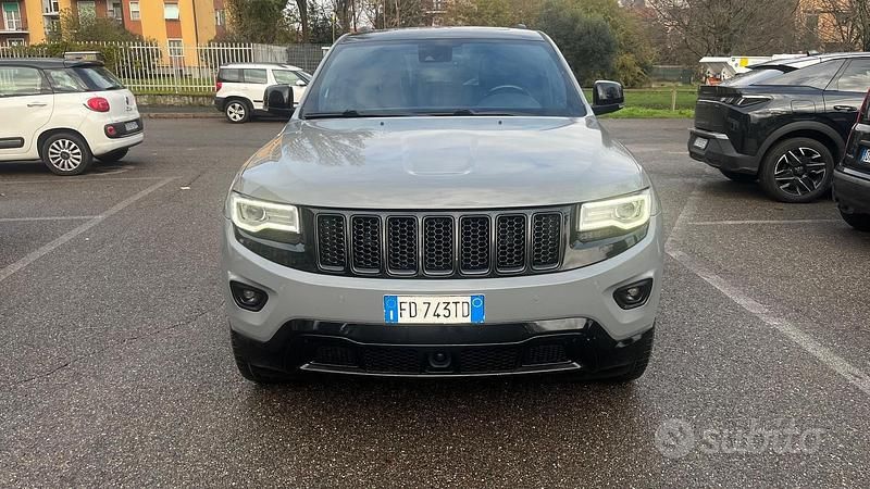 Grigio Usata 2016 Jeep Grand Cherokee Overland SUV | 13.800 € (Super prezzo) - Immagine 1/4
