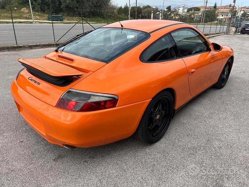 Usata Porsche 911 Carrera 300 CV (220 kW) 1998 Arancione Coupé
