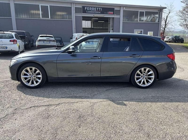 Usata BMW 320 Luxury Line 184 CV (135 kW) 2012 Grigio Station wagon