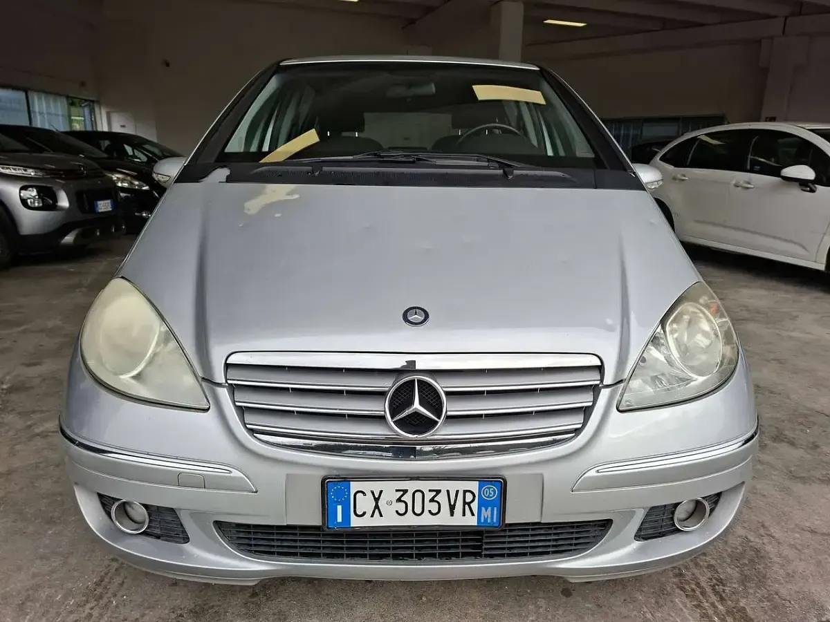 Käytetty Mercedes A170 116 HP (85 kW) 2005 Hopea Tila-auto