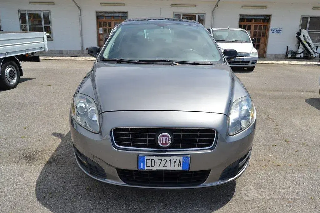 Usata Fiat Croma Emotion 150 CV (110 kW) 2010 Grigio Station wagon
