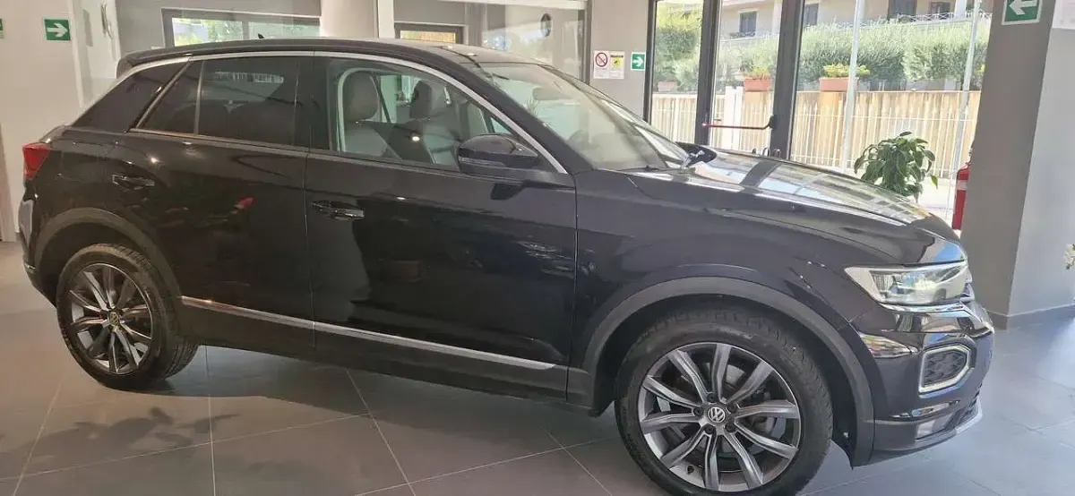 Usata VW T-Roc Advance 150 CV (110 kW) 2019 Nero SUV