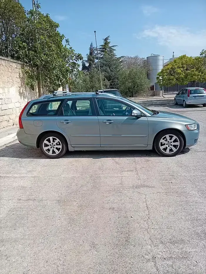 Usata Volvo V50 115 CV (84 kW) 2011 Blu Station wagon