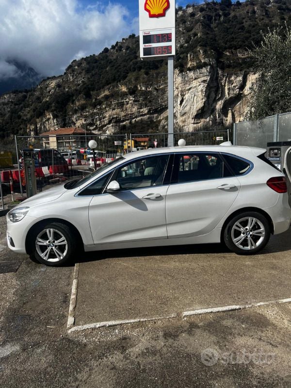 Usata BMW 218 Active Tourer Luxury Line 150 CV (110 kW) 2015 Bianco Monovolume